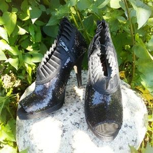 Nina Black Sequin Heels w/ Pleating Size 7M